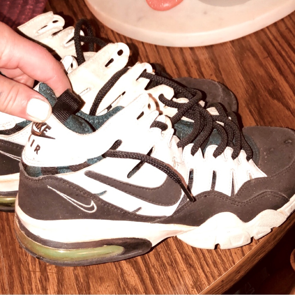 5Y vintage Nike kicks